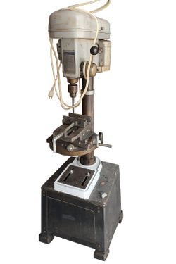 Heavy duty standing drill press