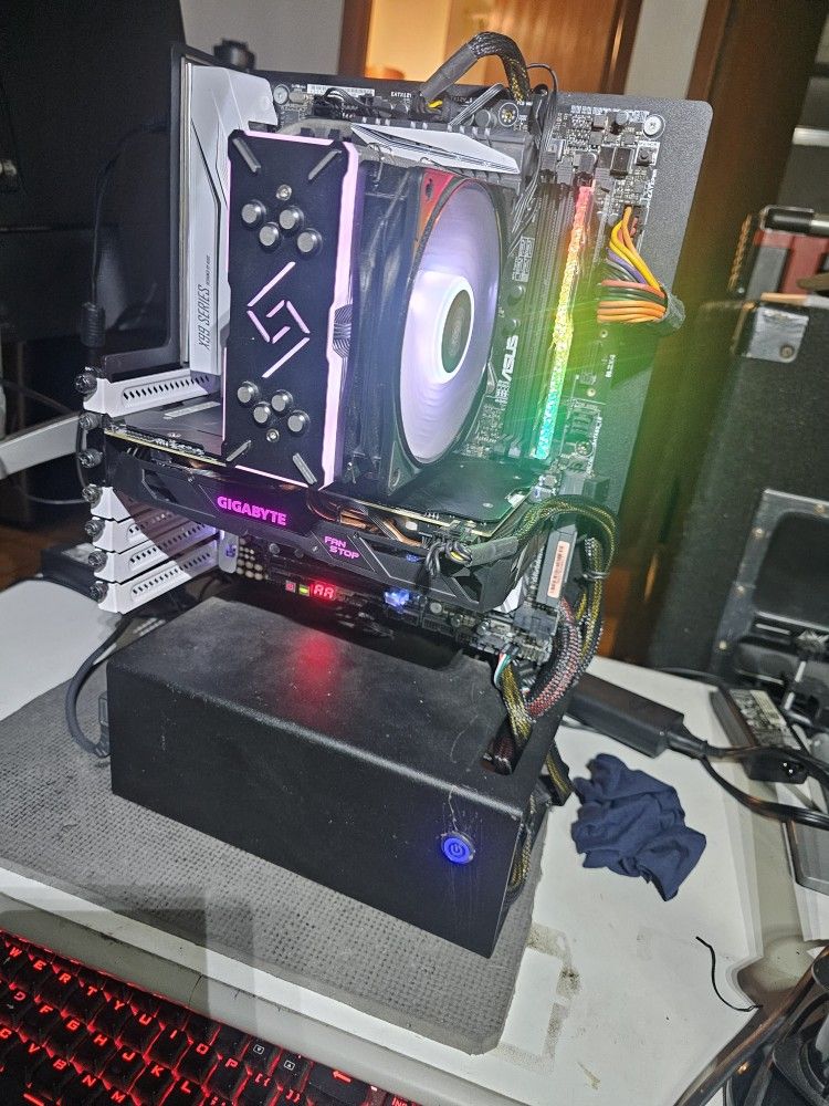 ASUS Open Air X99 Series Gaming PC i7-3.0GHz-Xtreme-CPU. 16GB Ram 1TB SSD GPU: Radeon 8GB Graphics