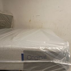 💤🛏️💤💤 $399 Queen Casper original memory foam mattress available $399 💤🛏️💤💤