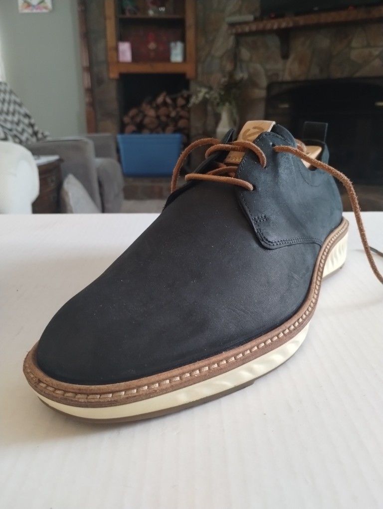 (Size 9.5) Like New, Ecco Mens ST.1 Black Hybrid Casual Dress Shoe Phorene.