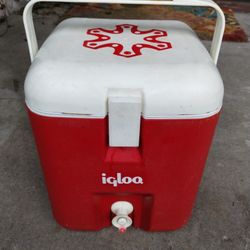 Vintage Igloo plastic Snowflake Water Cooler Spout Jug, red/white