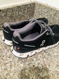 Woman’s Tennis Shoes Size 6