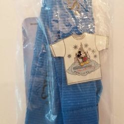 MIP Rare Walt Disney World 2008 Hanes Comfort Rewards Program Lanyard + 3D Pin