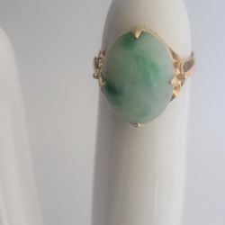 14K Gold Jade Ring 
