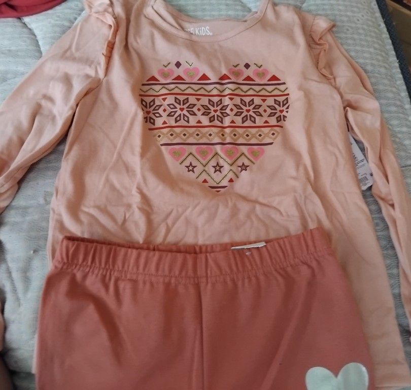 Brand NEW GIRLS SIZE 7