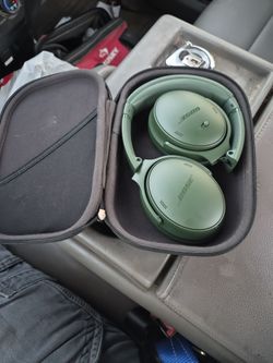 Bose QuietComfort 45 Headphones with Case