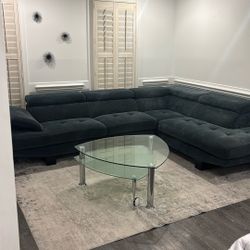 Sofá And Coffee Table 