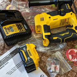 DEWALT  EXTREME  12-VOLT MAX  LITHIUM ION BRUSHLESS CORDLESS  SDS-PLUS ROTARY HAMMER  WITH HIGH CAPACITY 5.0AH BATTERY AND CHARGER KIT 