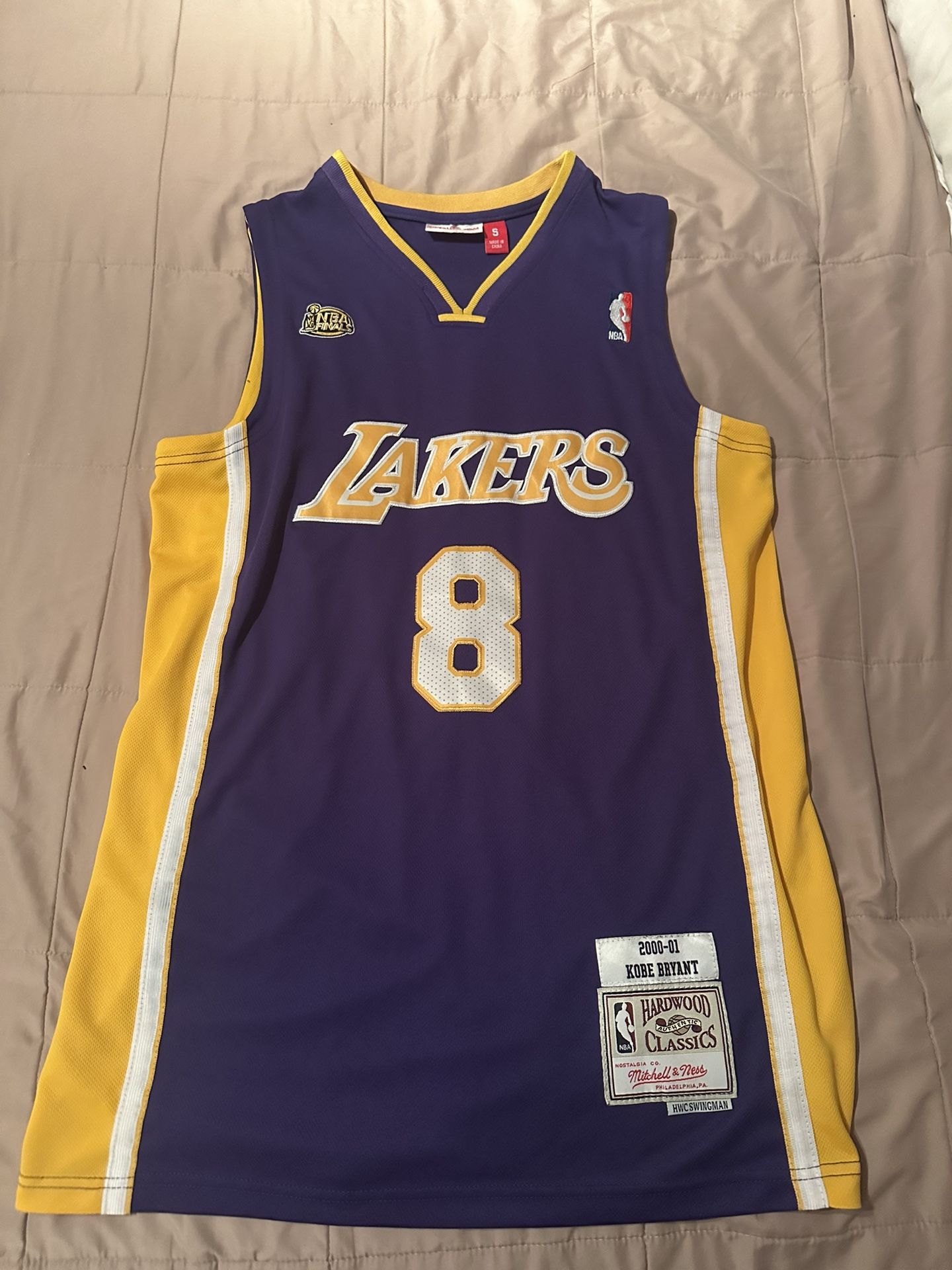 2000-2001 NBA Finals Mitchell And Ness, Kobe Bryant Jersey #8