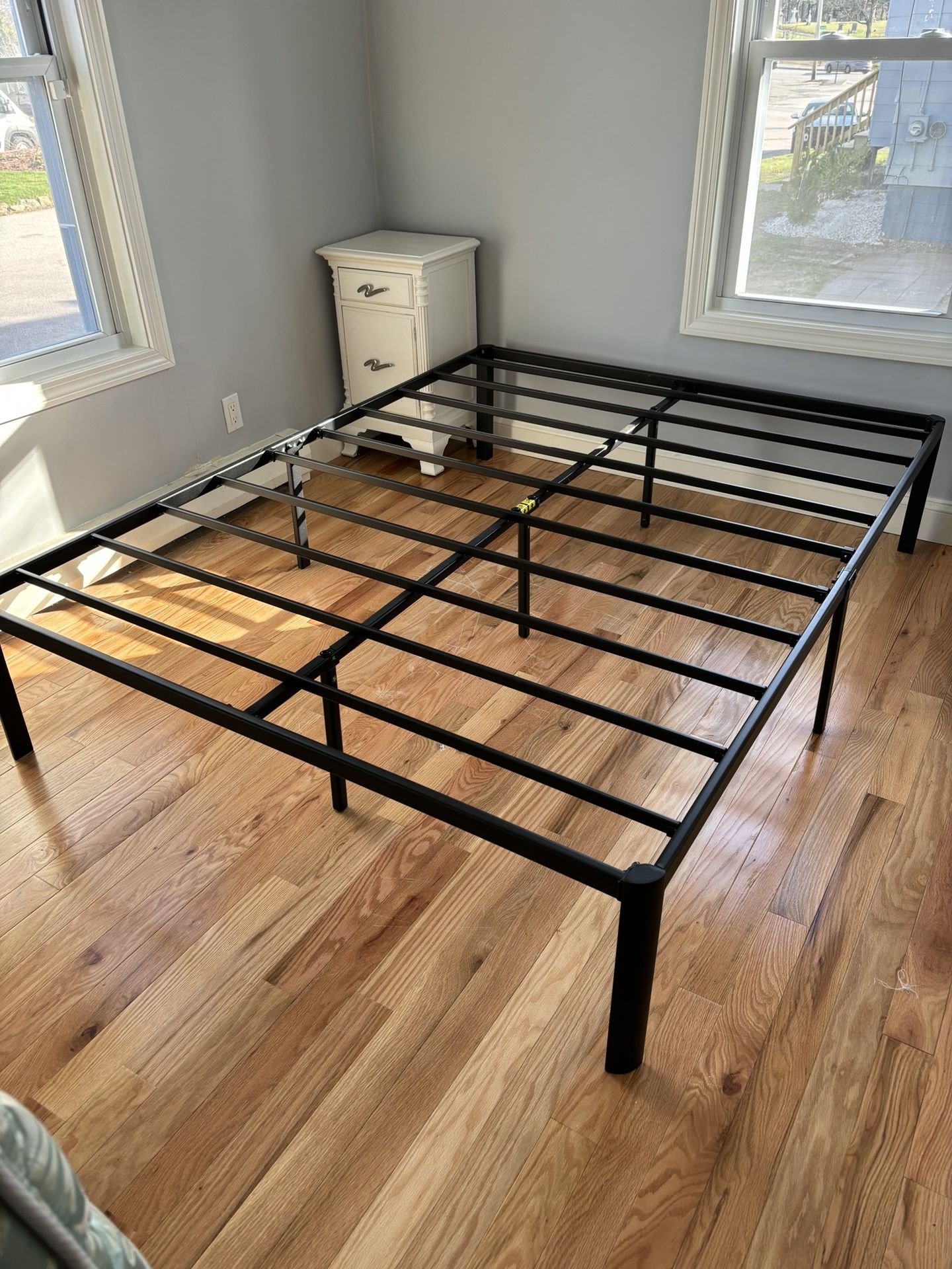 Zinus Bed Frame Brand New Never Used!! 