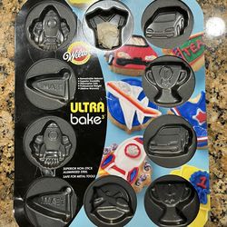 Lot of 3 Wilson cookie cake pans