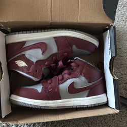 Kid Jordan 1s