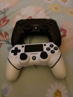 PS4 controllers