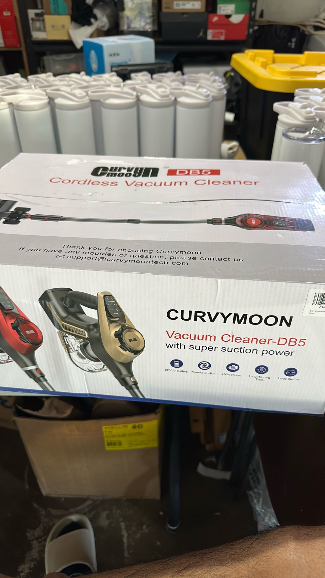 Curvy Moon Cordless Vacuum Cleaner