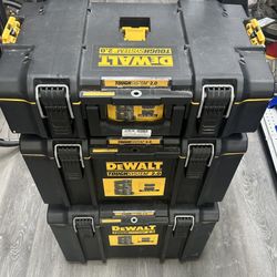 DEWALT TOOL BOX