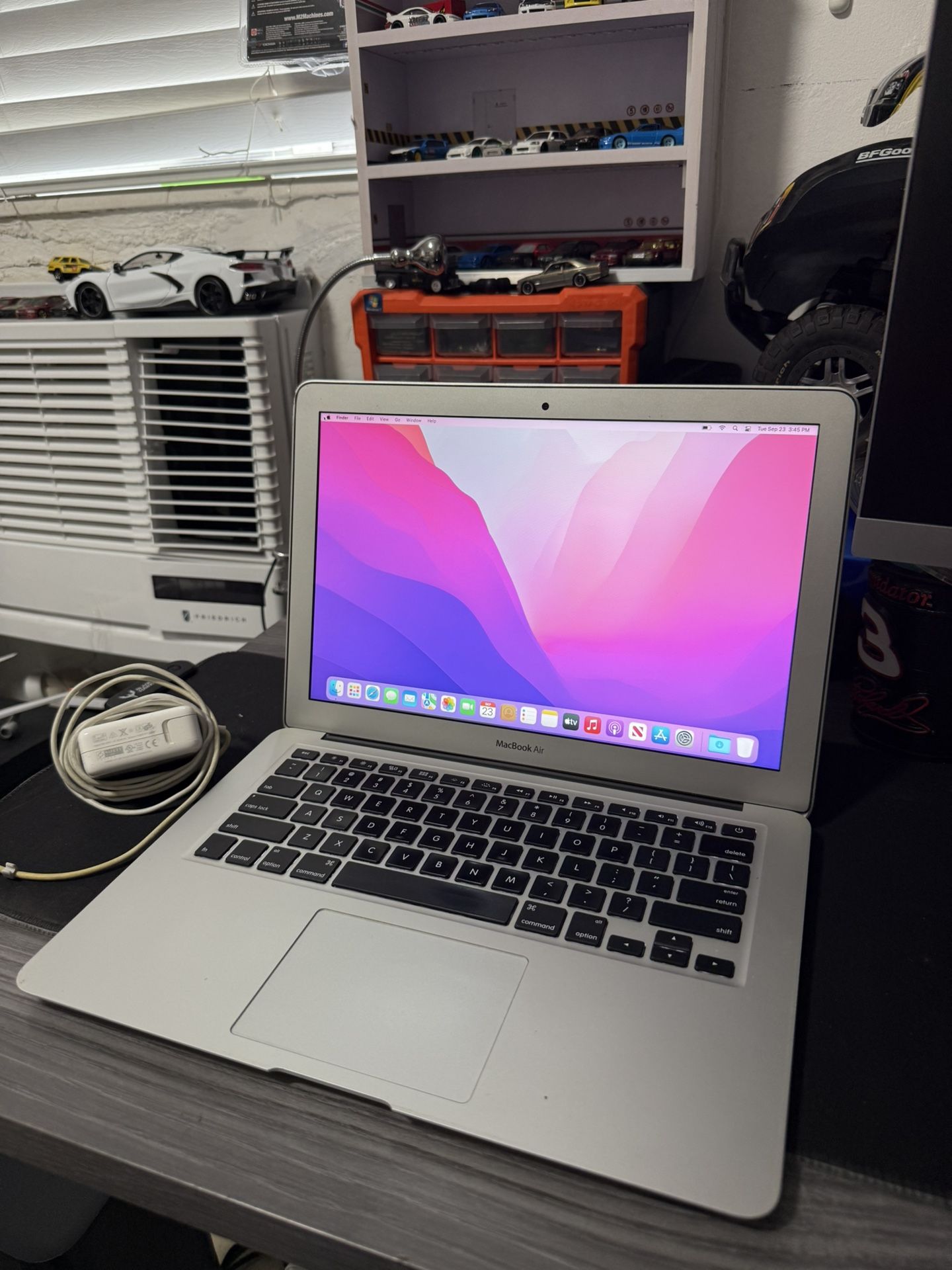 Apple MacBook Air Laptop 2015