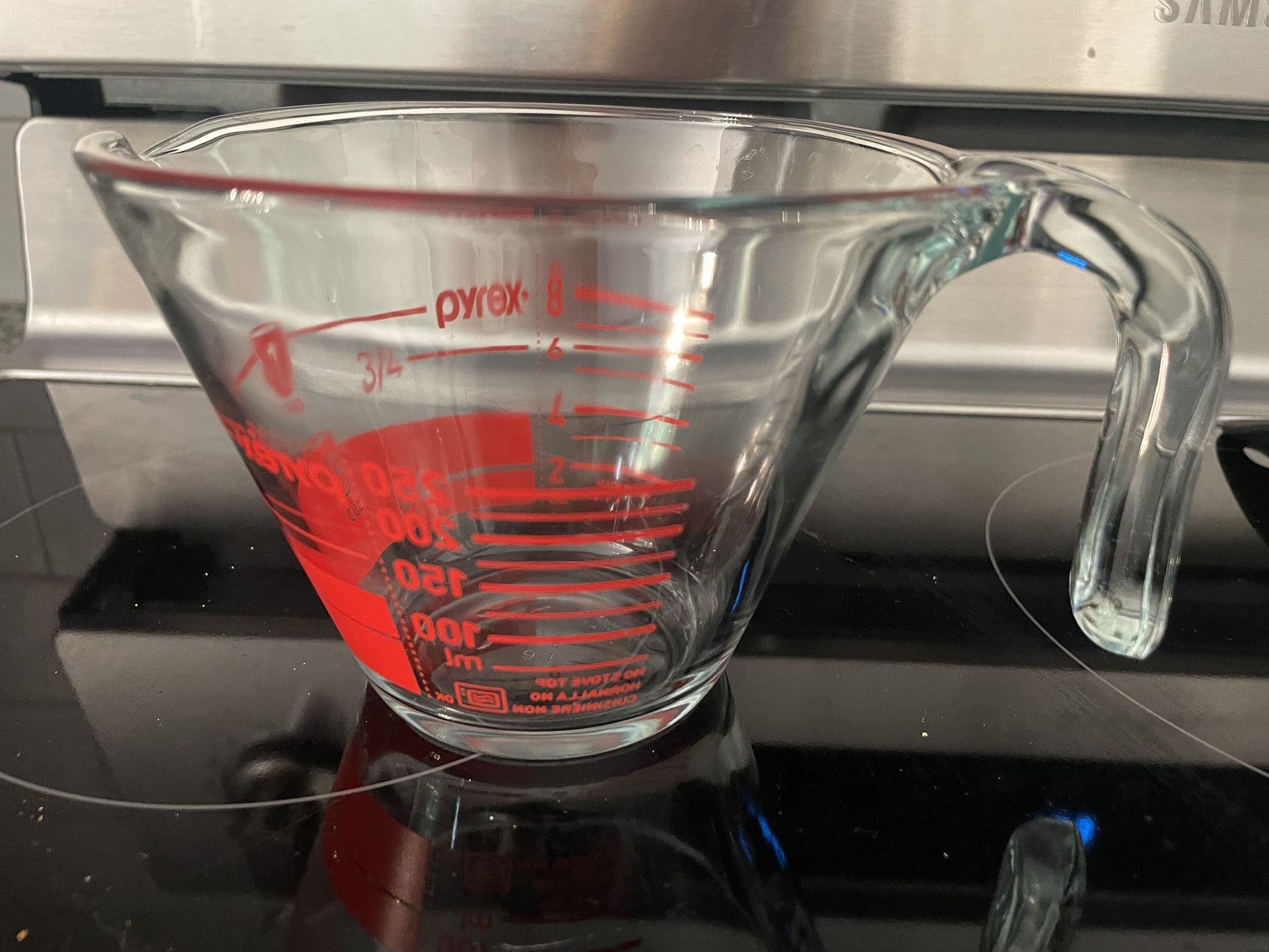 Vintage Pyrex 2 Cup, 16 Oz.  Glass Measuring Cup Red Reverse Read Inside