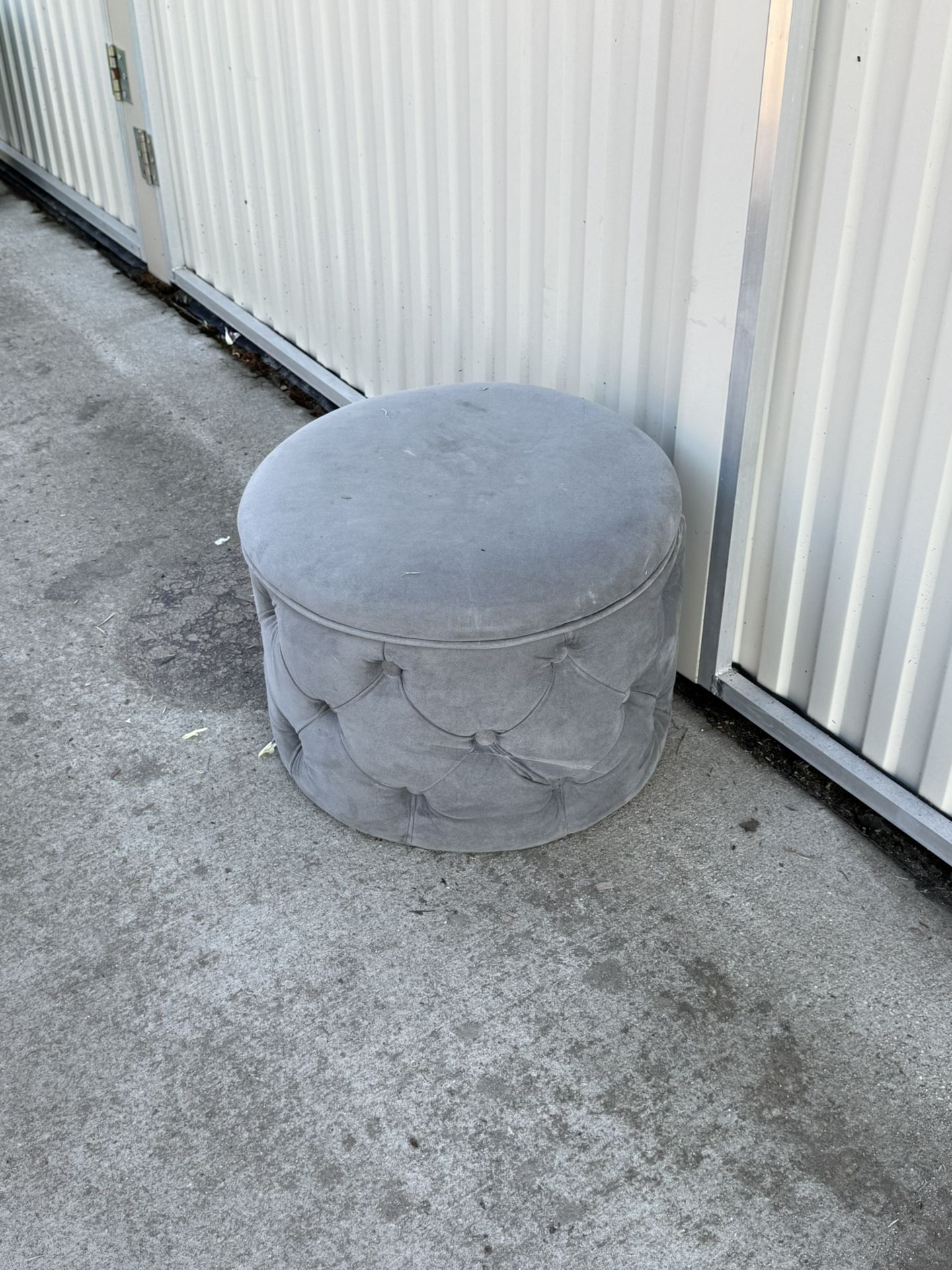 FOOT GREY OTTOMAN WITH STORAGE SPACE