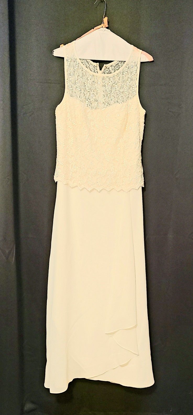 Michaelangelo Cream Colored Lace Polyester Size 8 Gown/Dress w Matching Shawl
