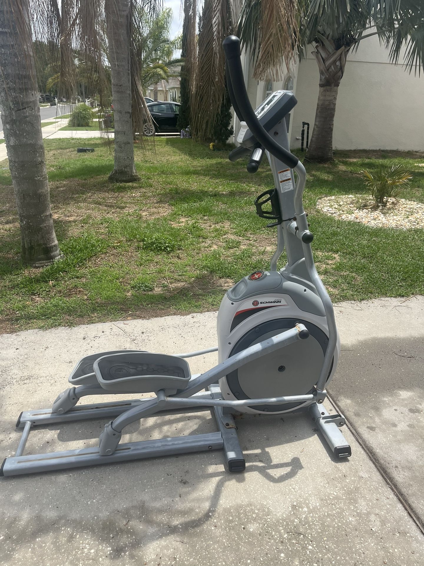 Schwinn 420 Elliptical