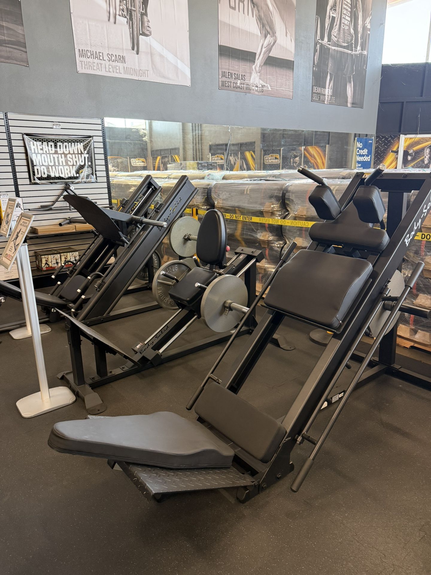 Leg Press – Hack Squat - Rubber Flooring – Olympic Weights – Squat Rack – Smith Machine – Dumbbells