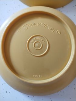 Vintage Tupperware Bowls with Lids Set of 4