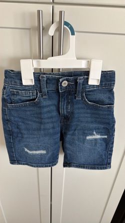 Old navy denim shorts ( Boys size 6)