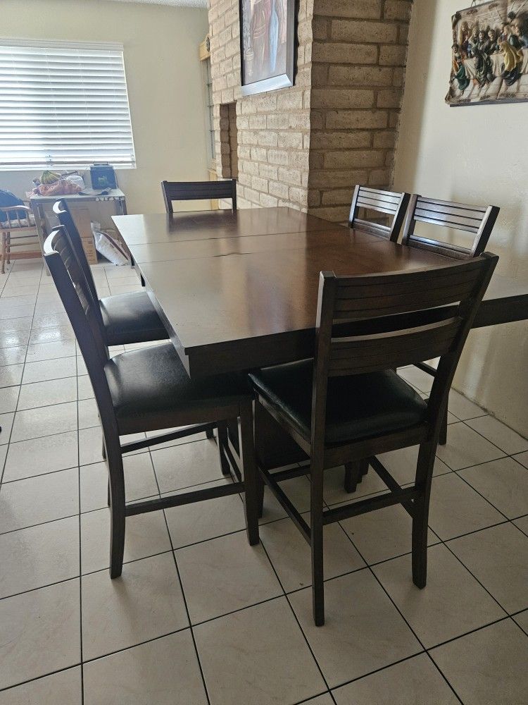 7 Piece Dinning Table Set