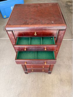 jewelry box/ organizer