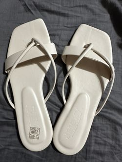 Brand New Size 9/10 Women’s Sandals $5