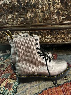 Doc Martens- size 5