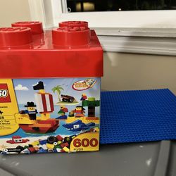LEGO Fun with Bricks Complete Set + Blue Baseplate