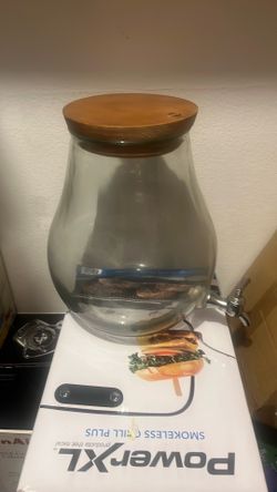Glass beverage dispenser
