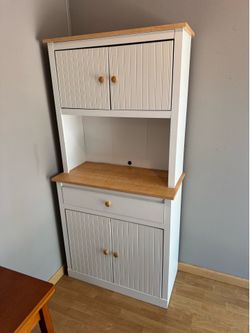 Farmhouse Kitchen Hutch