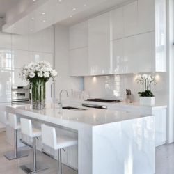 Custom Kitchen Cabinets 