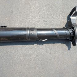 Black and Decker Corded Leaf Mulcher/Vacuum Handle and Blower tube