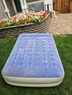 Air matress queen