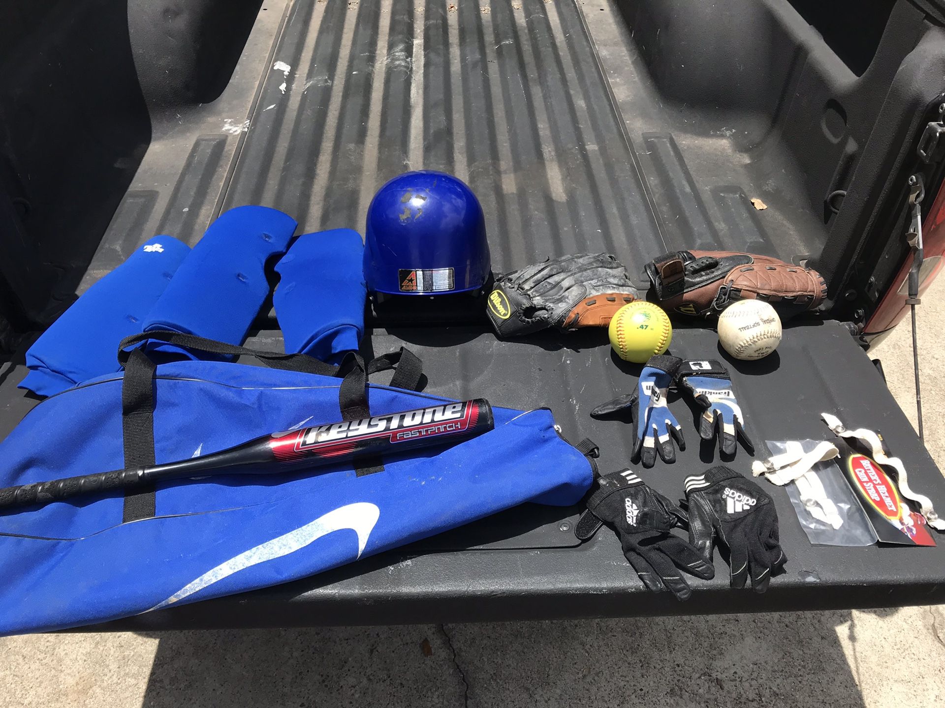 Fast pitch softball equipment