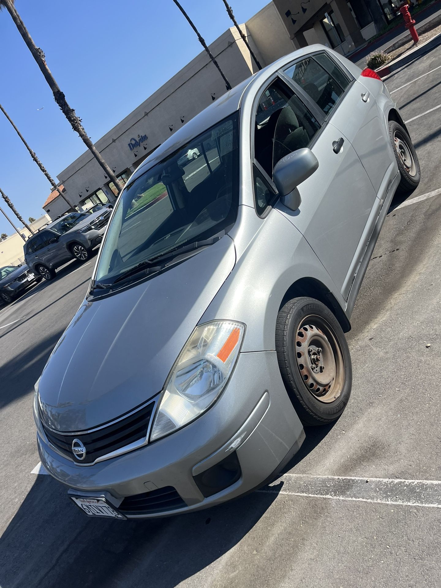 Nissan versa 