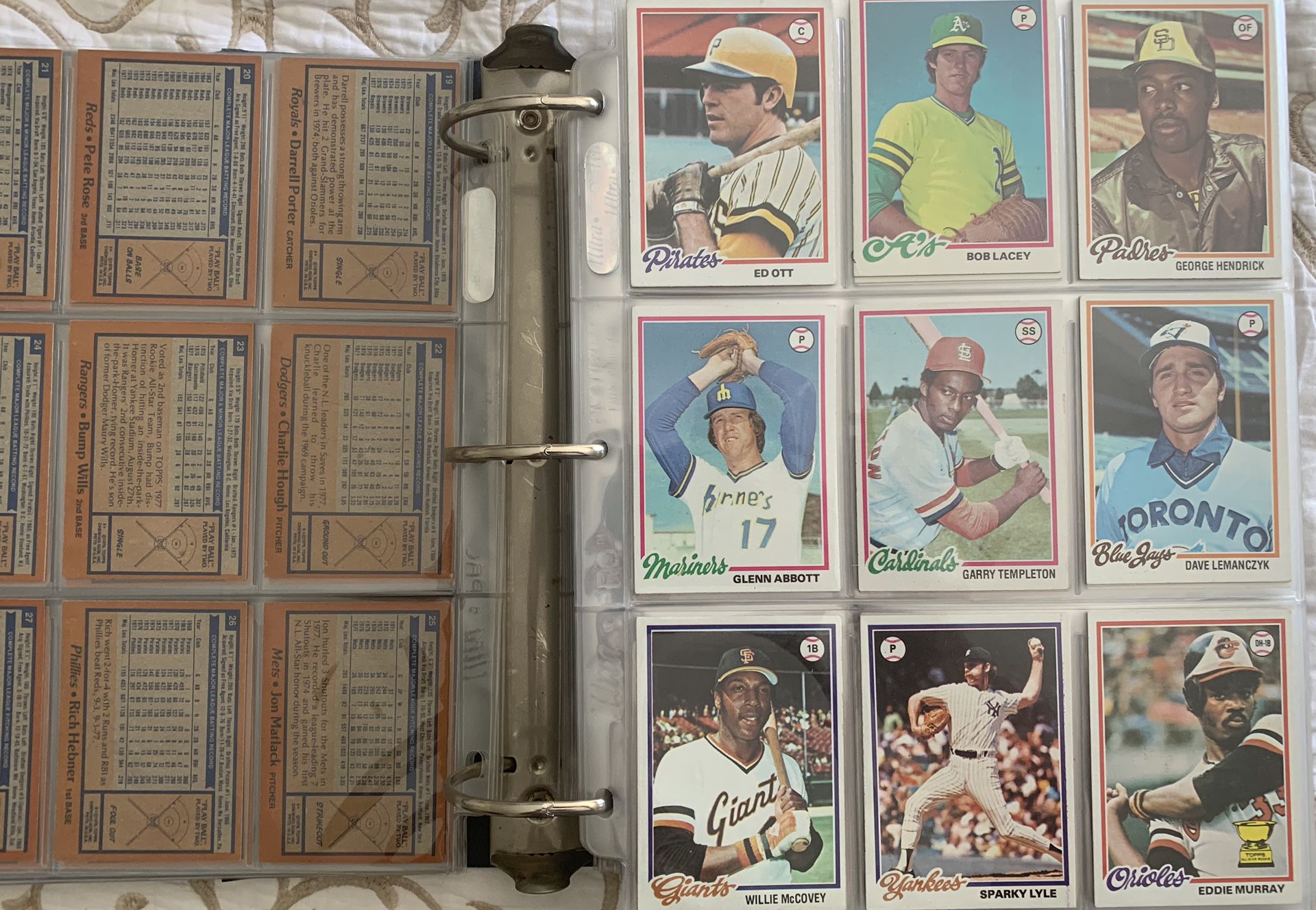 1978 Topps Baseball Card set In Binder