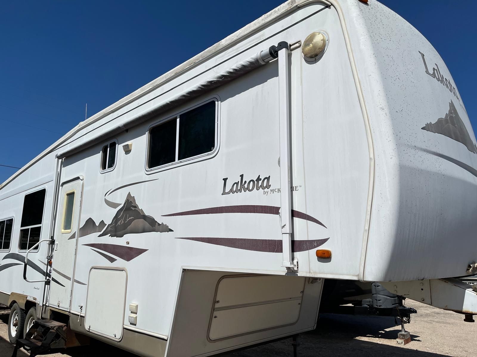 2006 Lakota Fifth Wheel