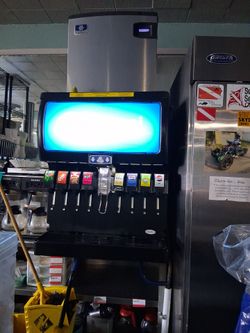 Fountain machine with ice