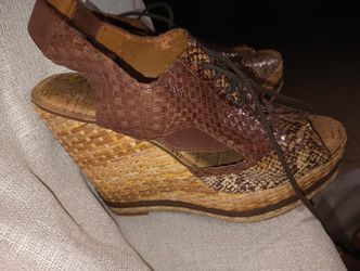 Woman's Open Toe Shoes 