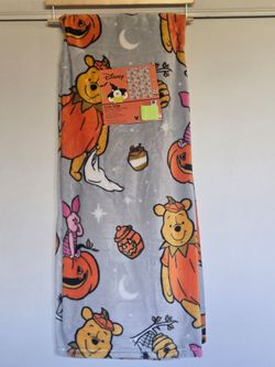 🧡 Winnie The Pooh Halloween Blanket 🧡
