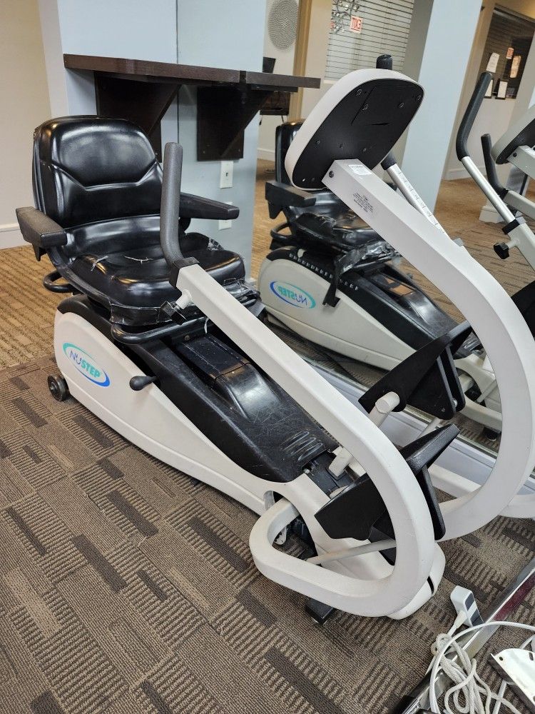 Used Nustep TRS400 Elliptical Cross Trainer. Needs To Be Repair Or Used For Parts