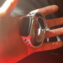 Apple Watch Series 5 