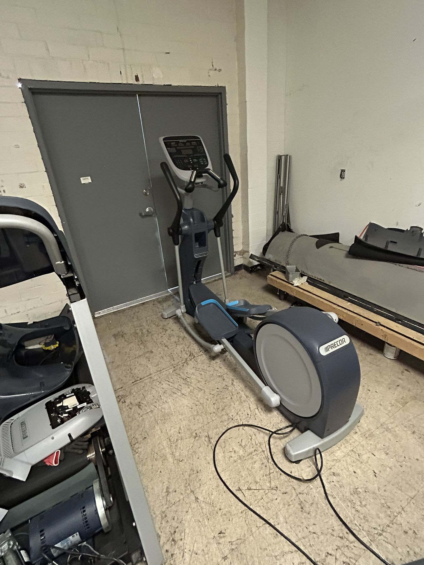 Precor Efx 835 Elliptical