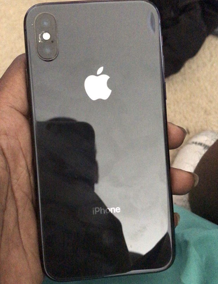 iPhone X ((iCloud locked))