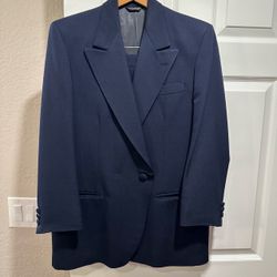 Women’s Navy Pinstripe Suit, fully lined, 100% Fine Wool (smooth texture) Sz 8 $31