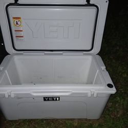 Yeti Cooler 65 Cort 